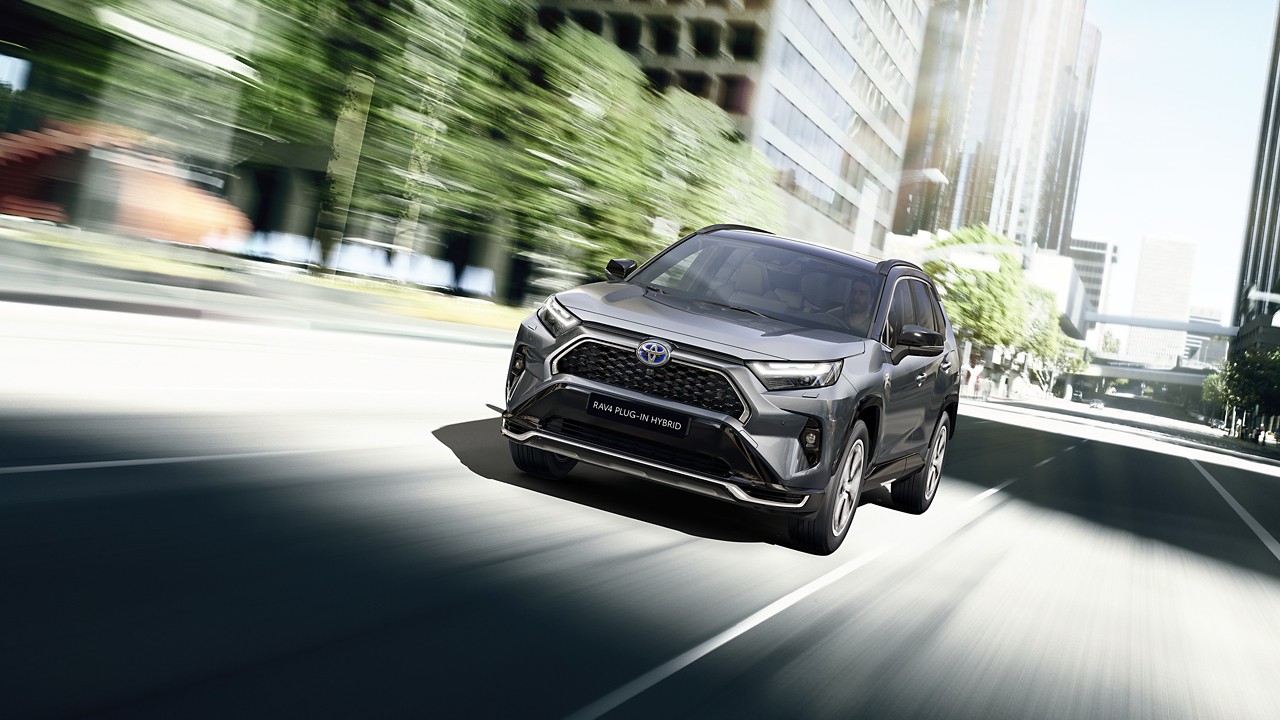 header-car-chapter-02-2023-rav4-phev