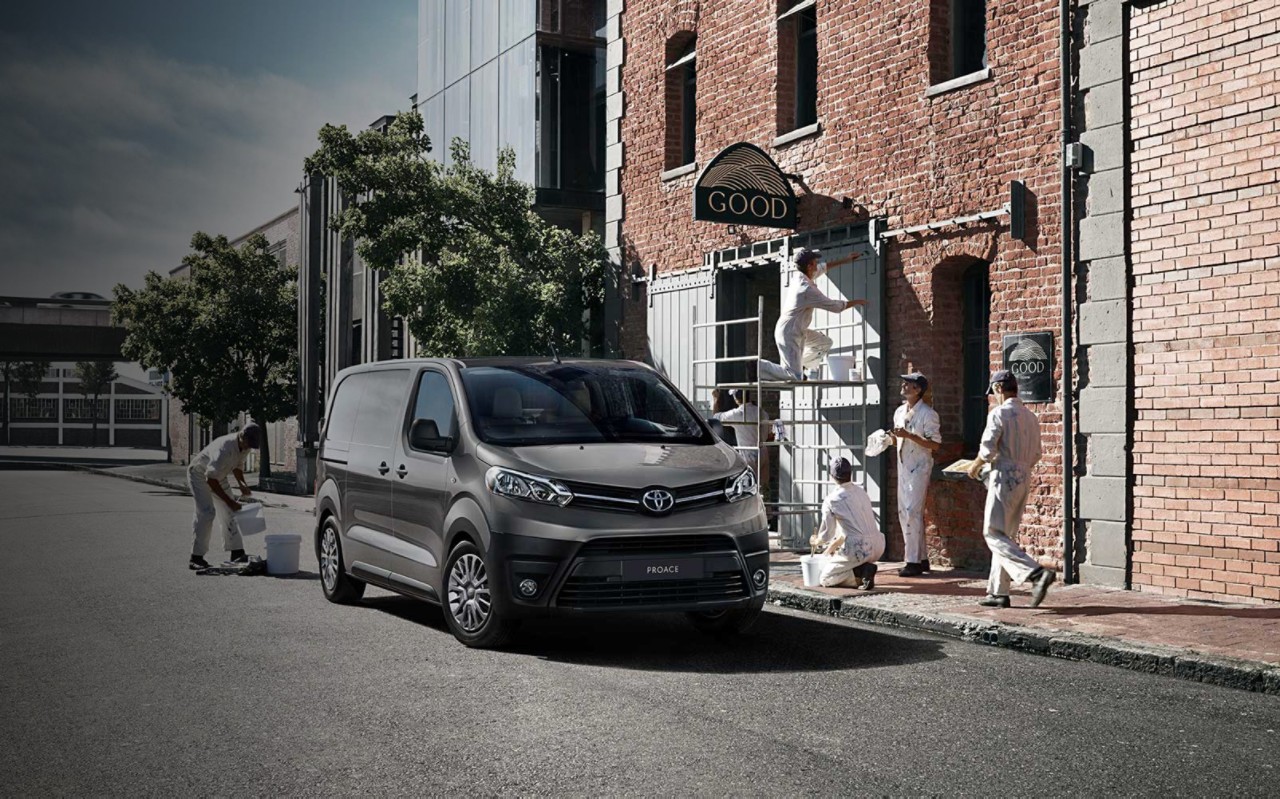 Proace transportbil