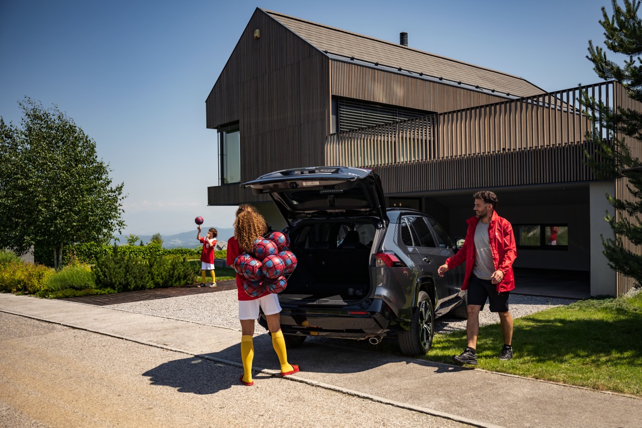 TOY_SEASONAL_2022_HUB_VC_IMG_SUMMER_KV_03